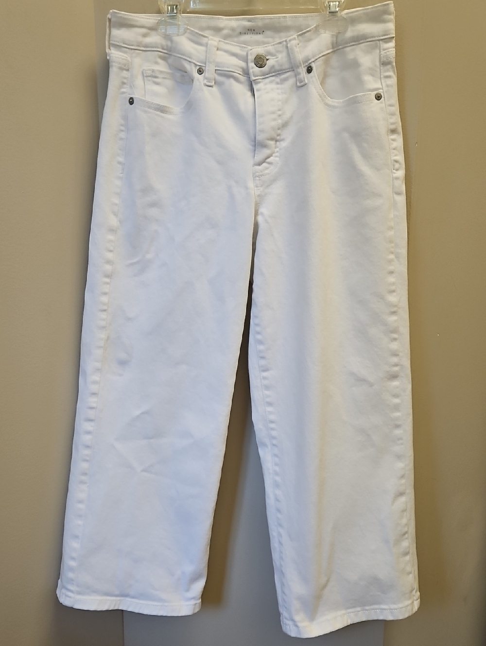 new directions White Straight-Leg CROPPED Jeans